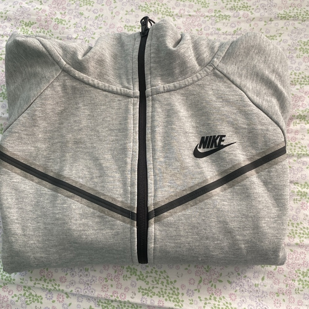 Nike NSW Tech Fleece Windrunner Full-Zip Hoodie Women's 1X Grey CW4298-063